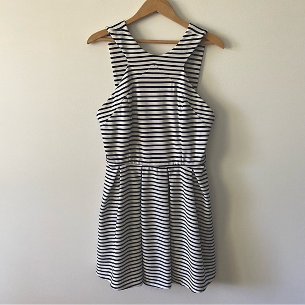 dRA Los Angeles navy blue and white stripes mini sleeveless dress size medium